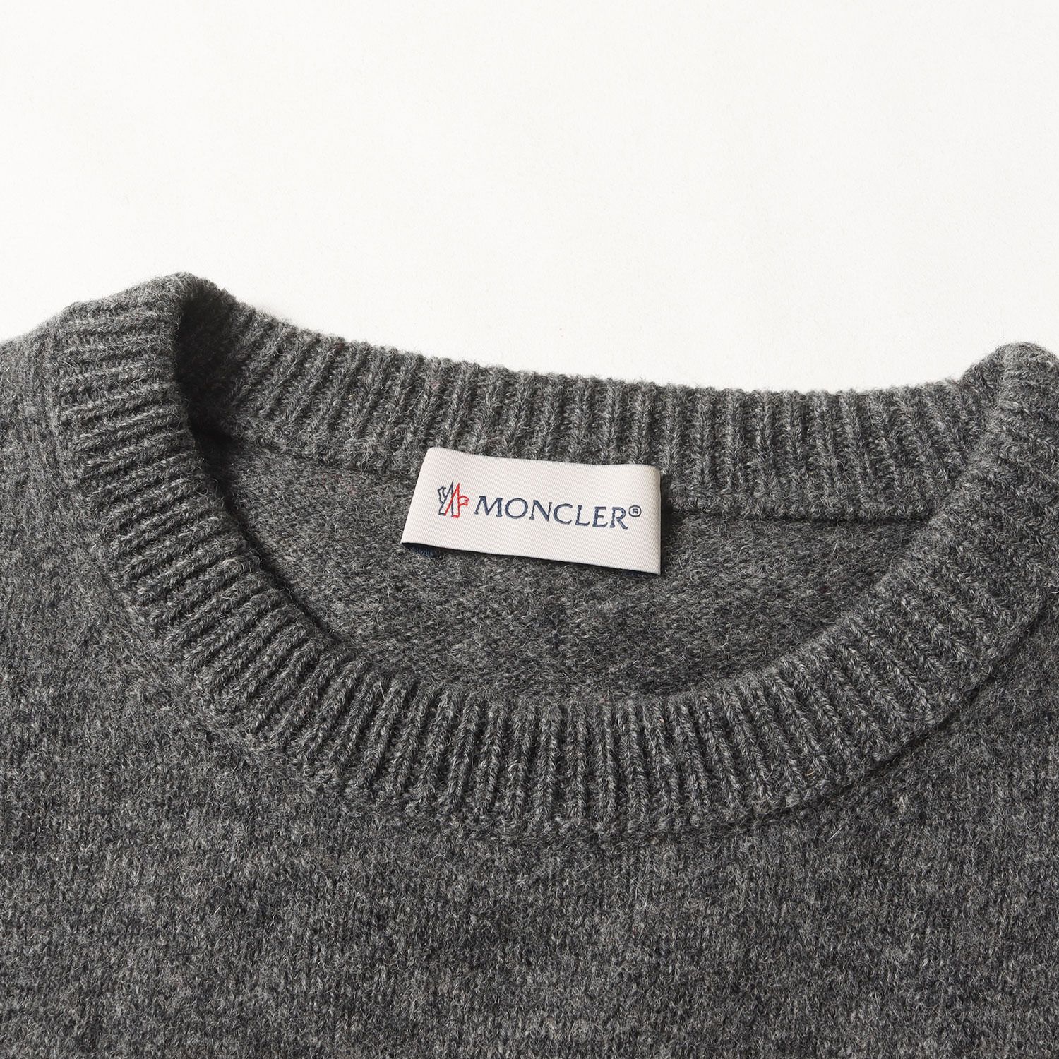 ミ*ト様 MONCLER モンクレール 春ニット グレー 美品 MONCLER - 【GRAY】モンクレール ニット レディースの通販 by