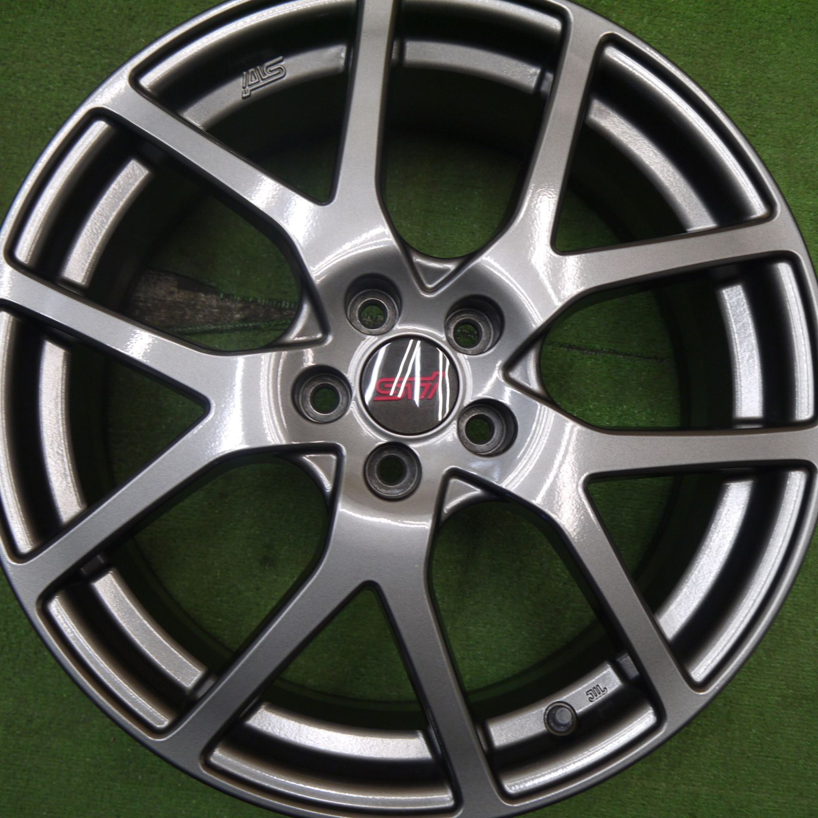 送料無料] キレイ☆スバル XV STI 純正 OP ホイール 18インチ 18×7.5J