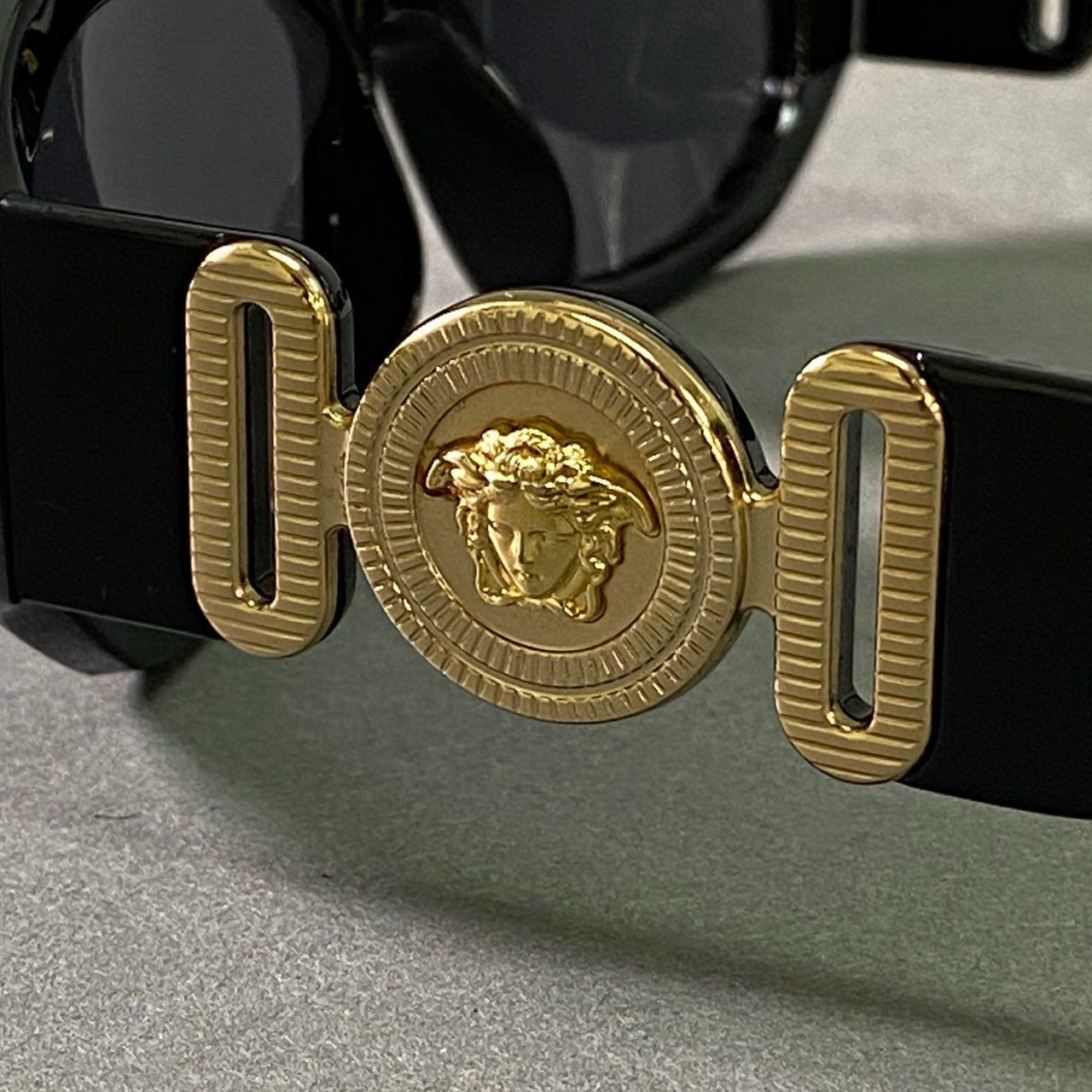 l12 VERSACEメデューサ ビギーサングラスMOD 4361 53□18 Versace VE4361 Biggie M (53 - 18) with Grey lenses and Black