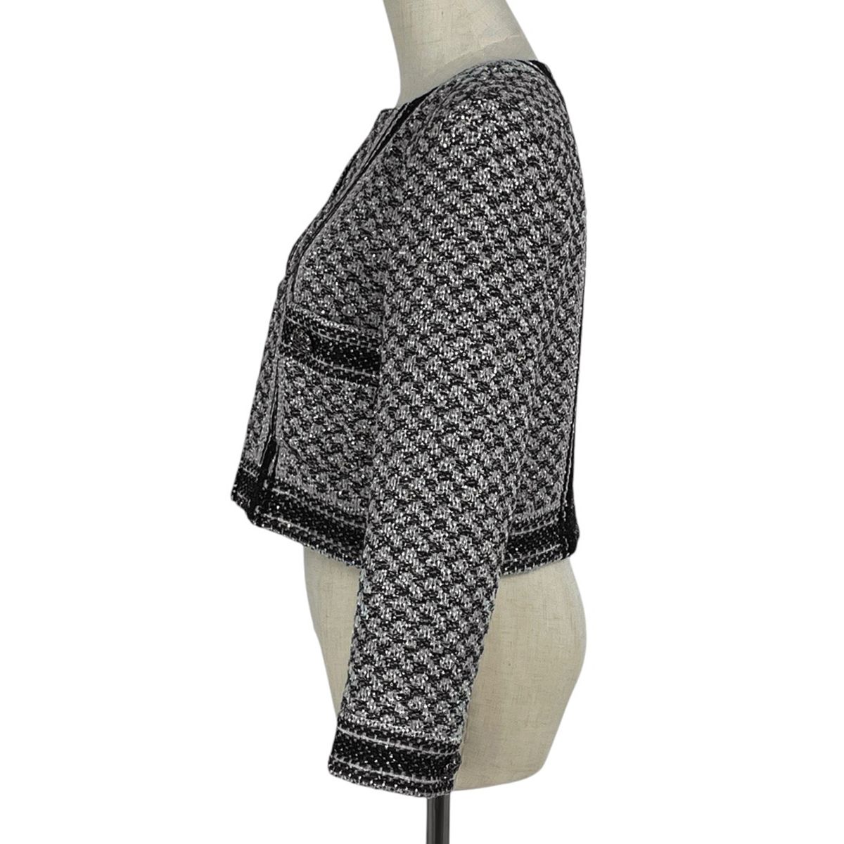 シャネル CHANEL ココマークボタン ノーカラージャケット ライン 