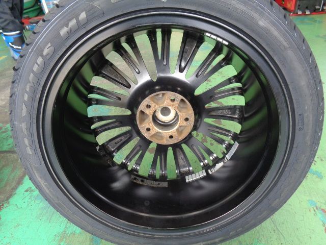 ⭐︎ロクサーニタルカス19インチ ホイールセット 245/40ZR19