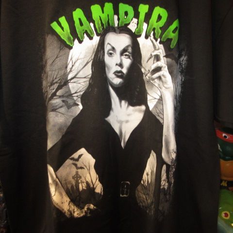 VAMPIRAヴァンパイアgirlガールTshirtTシャツmen'sXLサイズ人形ぬいぐるみフィギュア