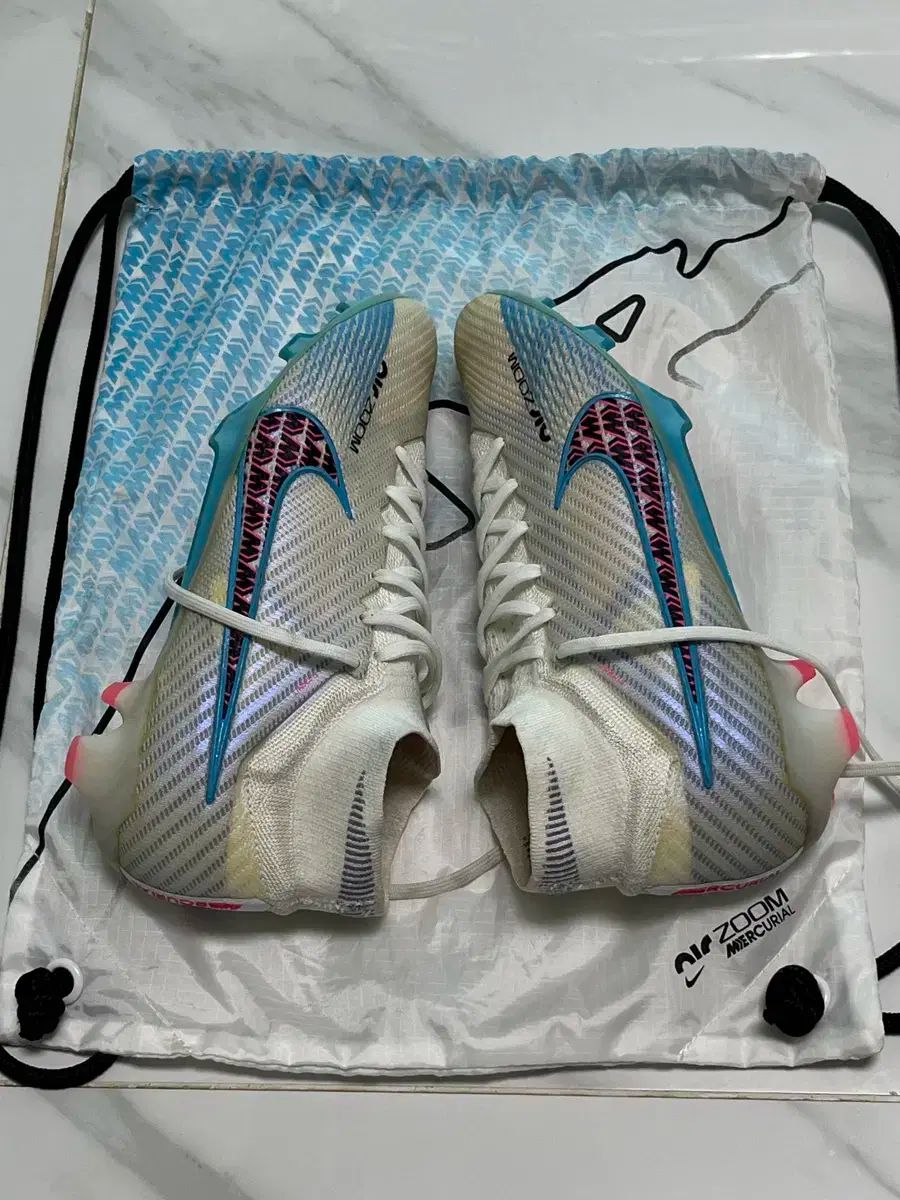 サッカーシューズ 販売 255