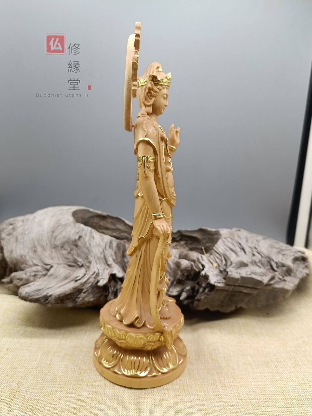 修縁堂】木彫り 仏像 勢至菩薩立像 彫刻 本金 切金 崖柏 仏教