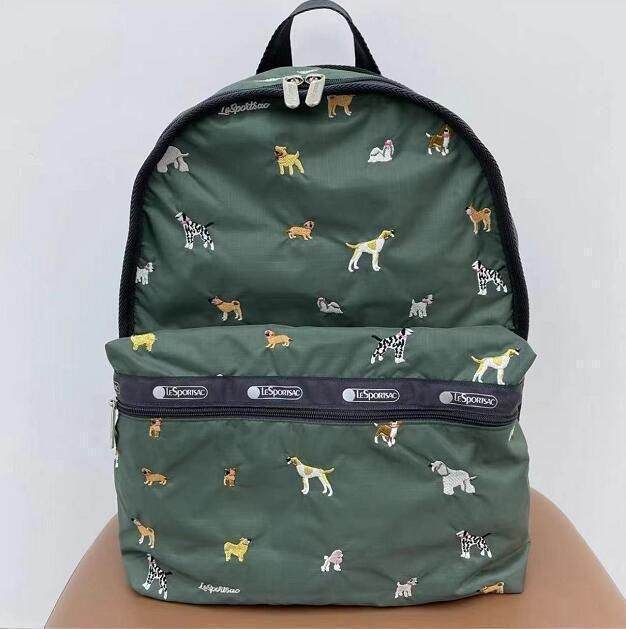 LeSportsac レスポートサック大容量リュック 犬柄 - リュック/バックパック