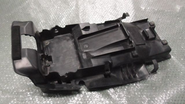 CB400SF VTEC NC39-1012xxx の リアインナーフェンダー