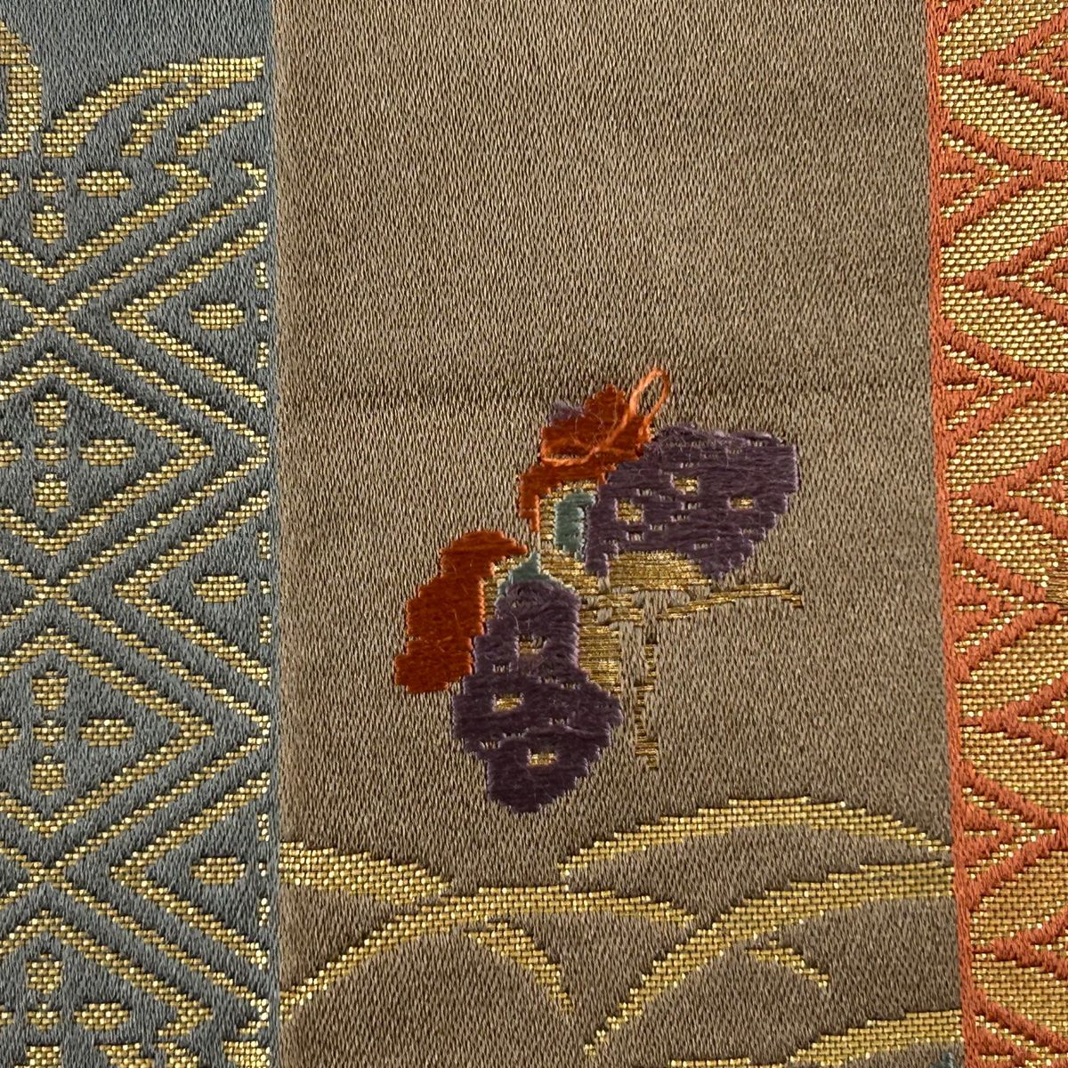袋帯 秀品 花筏 観世水 箔 金糸 茶色 全通 正絹 【中古】 - メルカリ