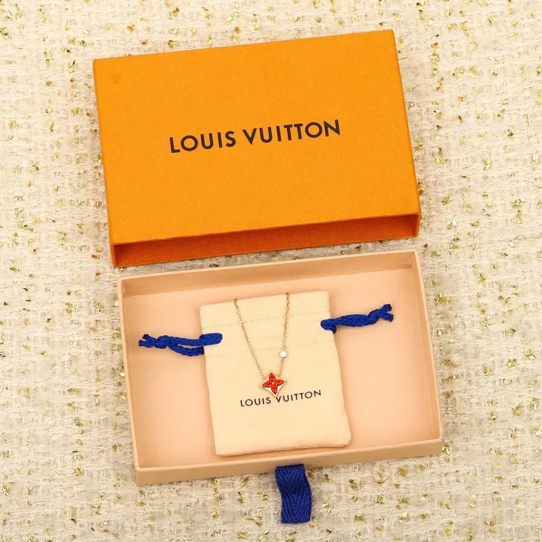 【雷市場（ポンジャン）商品韓国直送】 Louis Vuitton(ルイヴィトン) カーディガン ネックレス