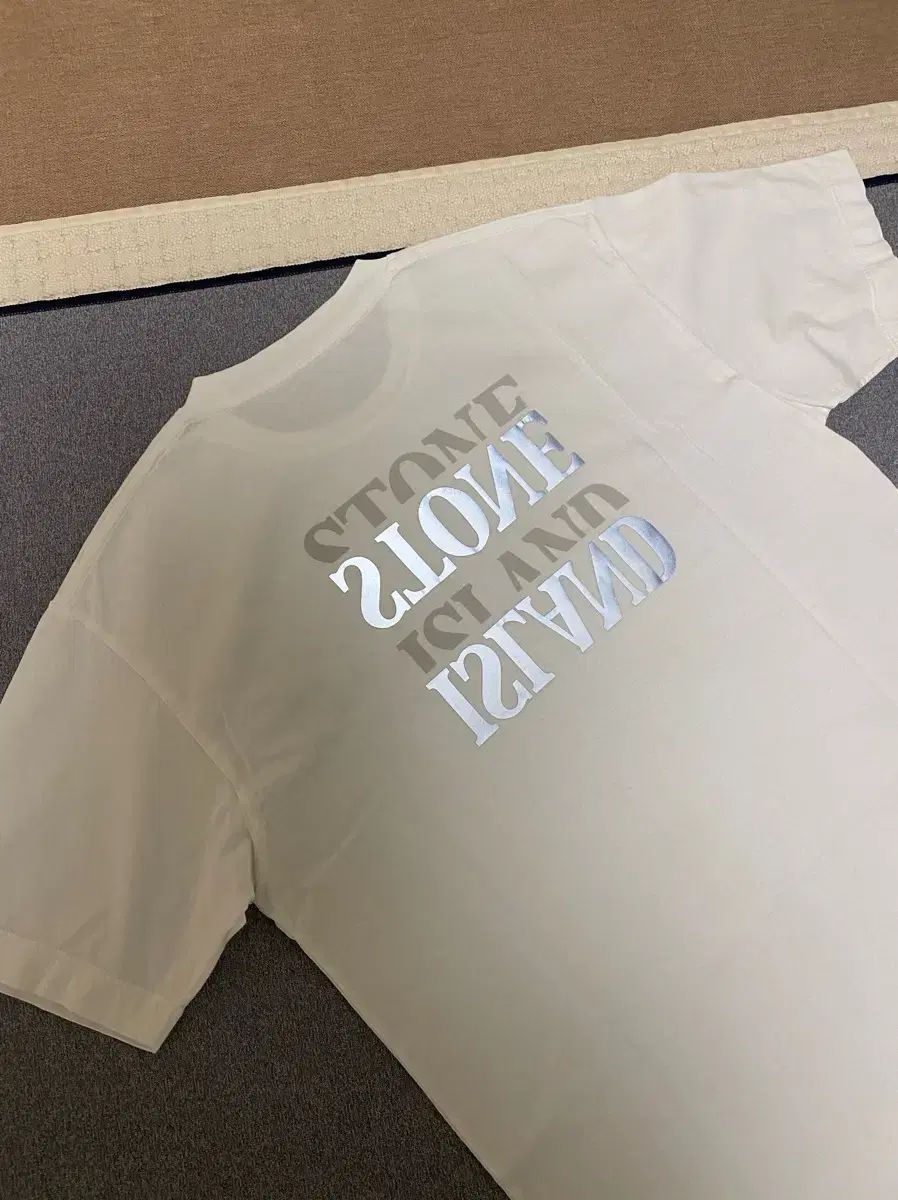 STONE ISLAND ストーンアイランド Tシャツ