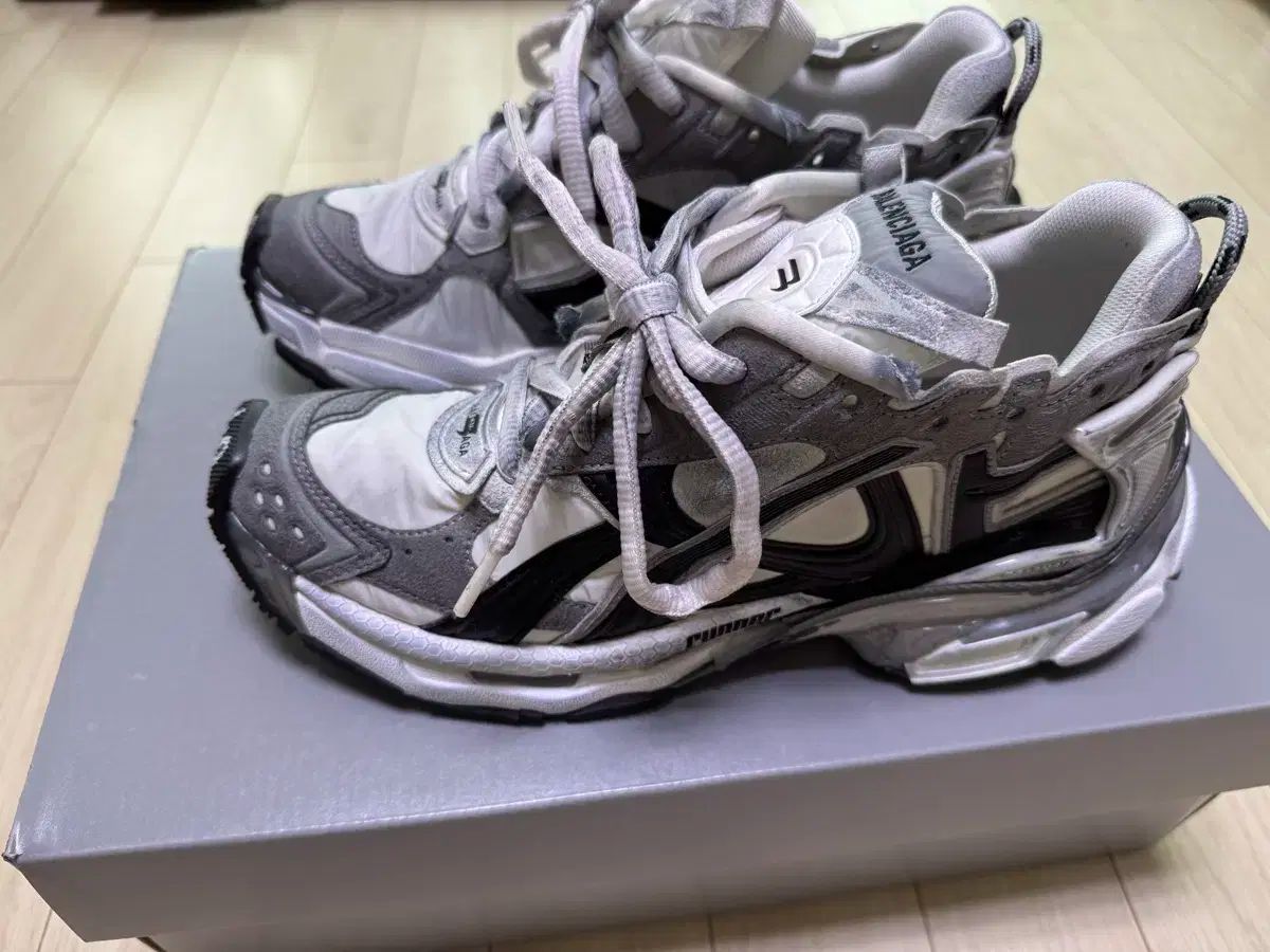 BALENCIAGA(バレンシアガ) ニューランナー スニーカーズ 40