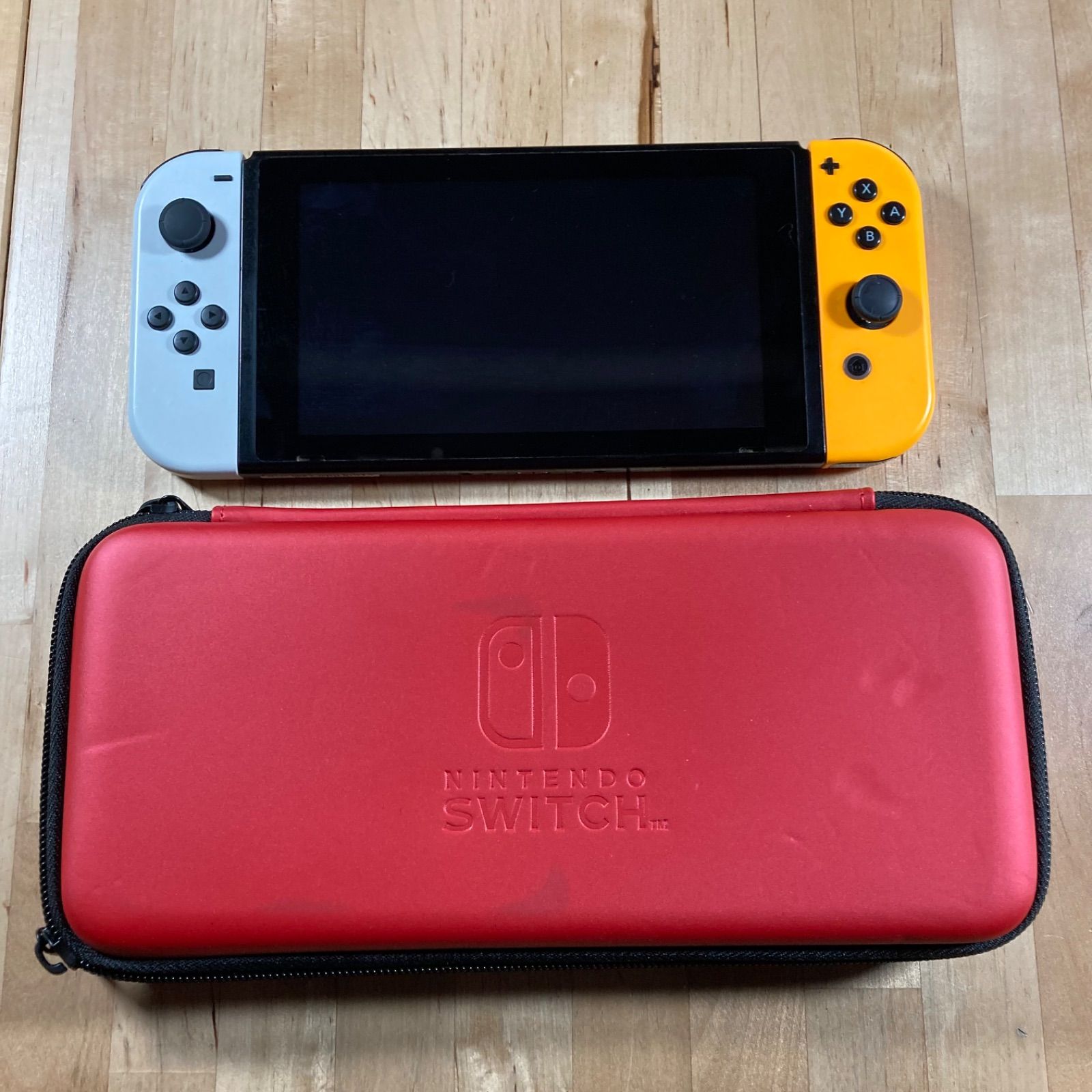 ほぼ新品】Nintendo Switch 有機ELモデル ホワイト/ブラック 吸取