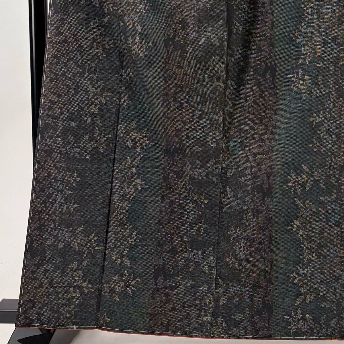 紬 身丈162.5cm 裄丈65.5cm M 袷 葉 茶緑色 正絹 秀品