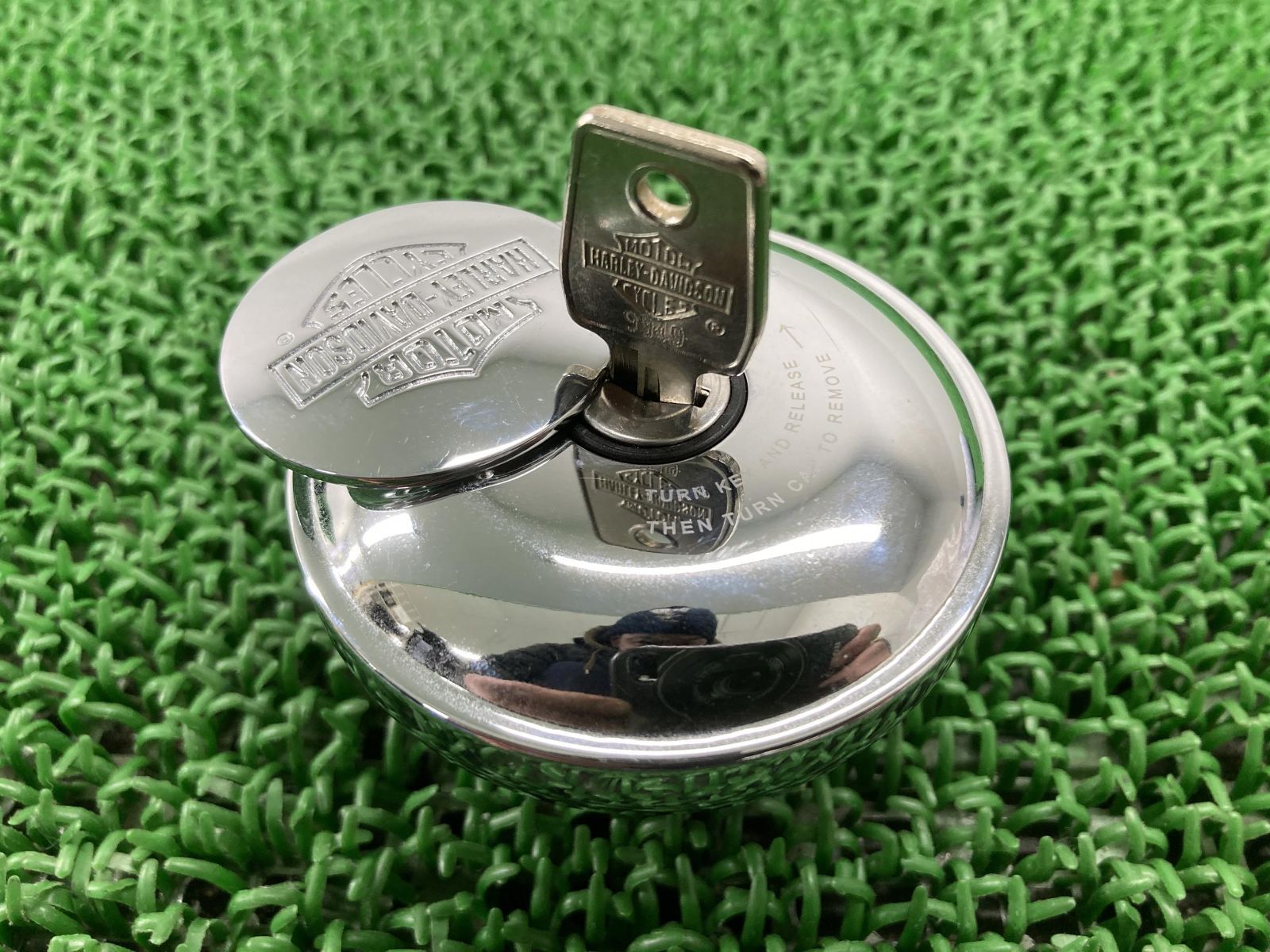 タンクキャップ 61100119A ハーレー 純正 中古 バイク 部品 鍵付き スポーツスター ダイナ ソフテイル コンディション良好 車検 Genuine 人気・おすすめ｜売れ筋商品・話題商品におすすめ コスパ重視 安心配送