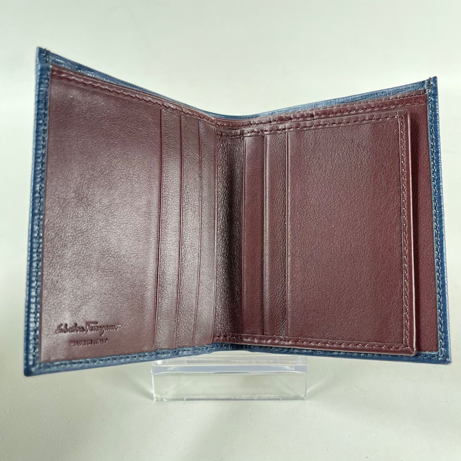 RIKOの財布【新品タグ付き】サルヴァトーレ フェラガモ 折り財布 レディース メンズ 兼用