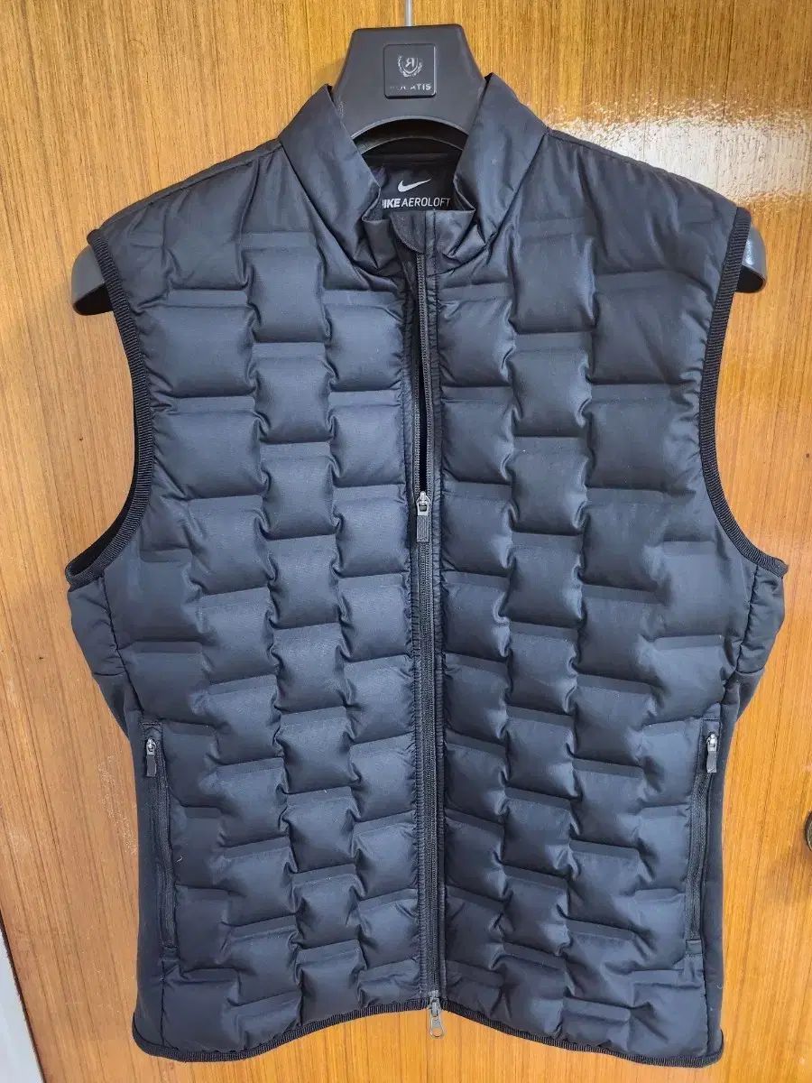 ナイキ エアロロフト レペル ゴルフ ベスト