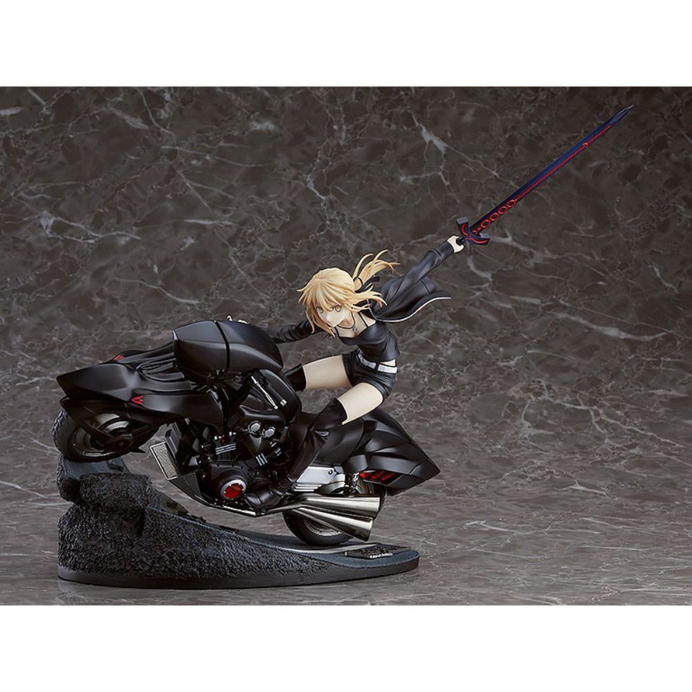 セイバー/アルトリア・ペンドラゴン〔オルタ〕＆キュイラッシェ