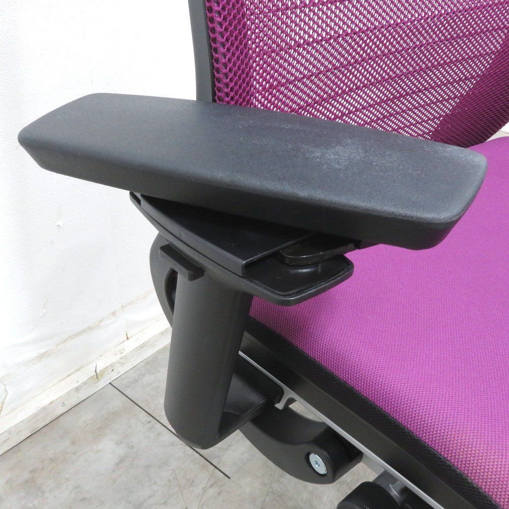 スチールケース Steelcase Think シンク 肘付きオフィスチェア スチールケース Steelcase Think シンク 肘付きオフィスチェア