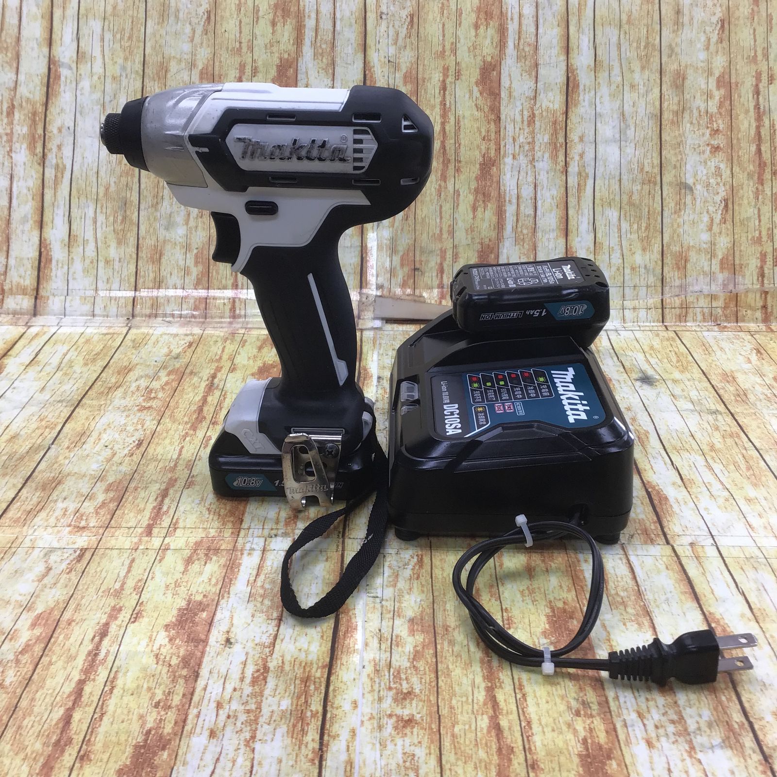 ☆マキタ(makita) コードレスインパクトドライバー TD110DSHSW【川崎店