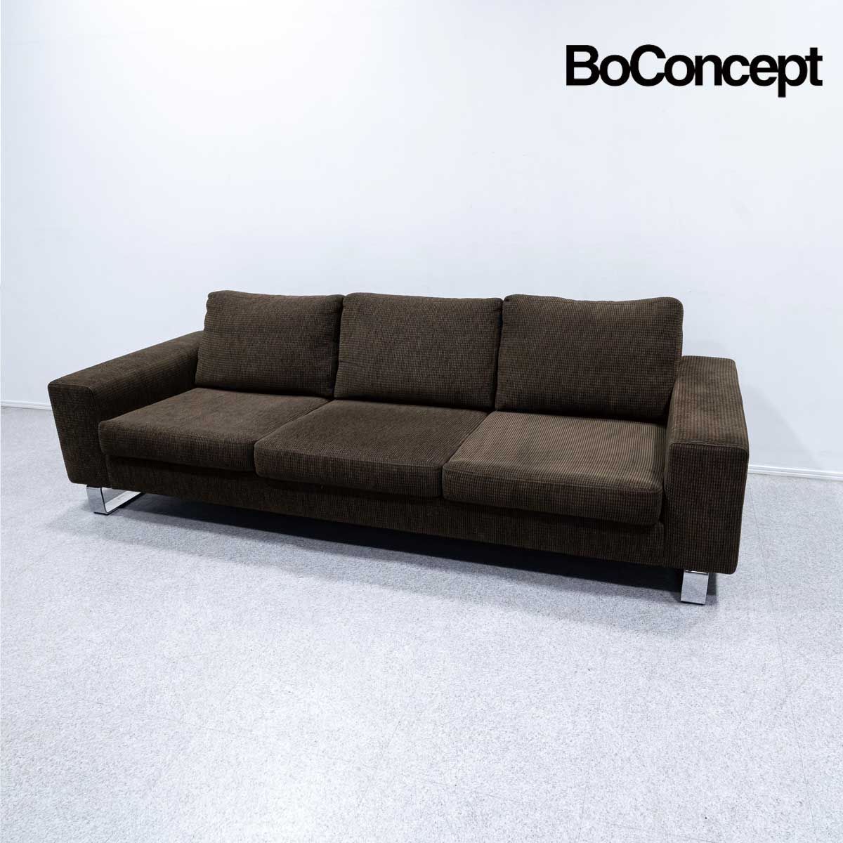 【中古品】BoConcept ボーコンセプト I.D.V 3人掛け ソファ ファブリック ブラウン アンダース・ノーガード 定価29万