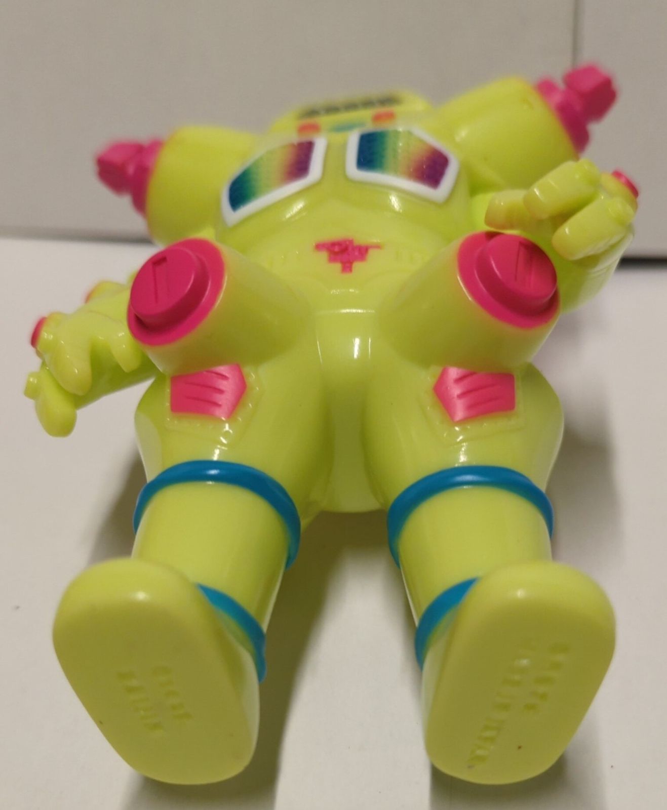 One up KAIJIN ウルトラセブン キングジョー 蛍光イエロー