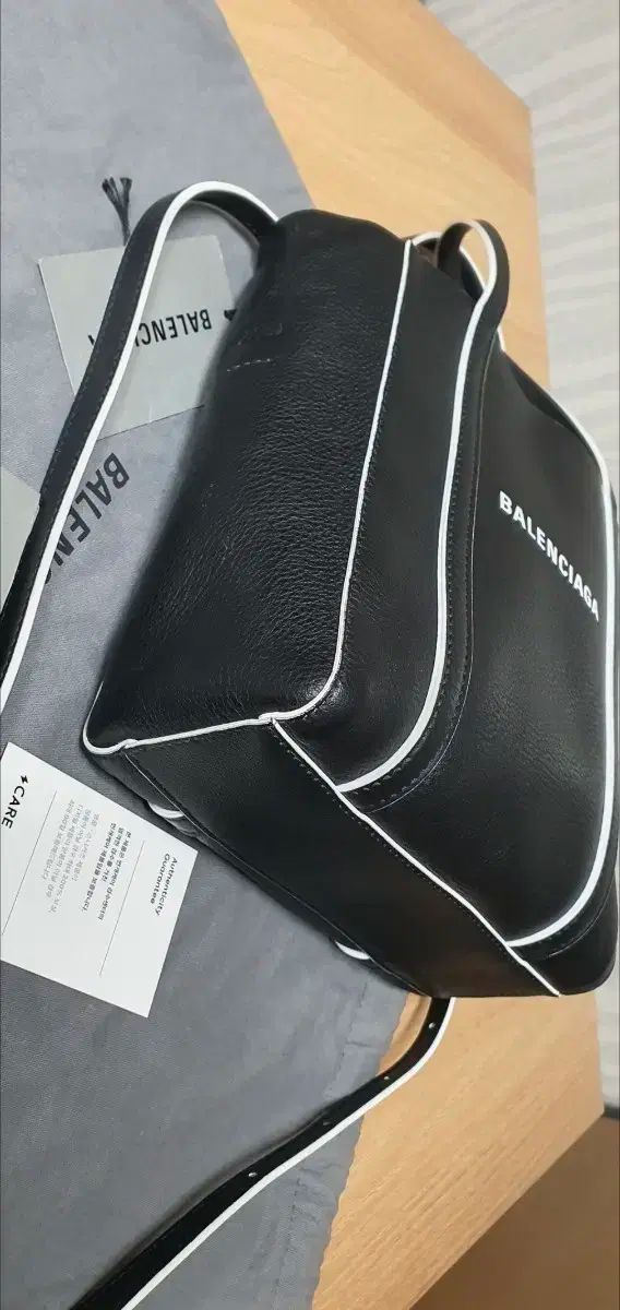 【BALENCIAGA】エブリデイ XXS クロスバック・中古 BALENCIAGA(バレンシアガ) エブリデイ xxs クロスボディバッグ
