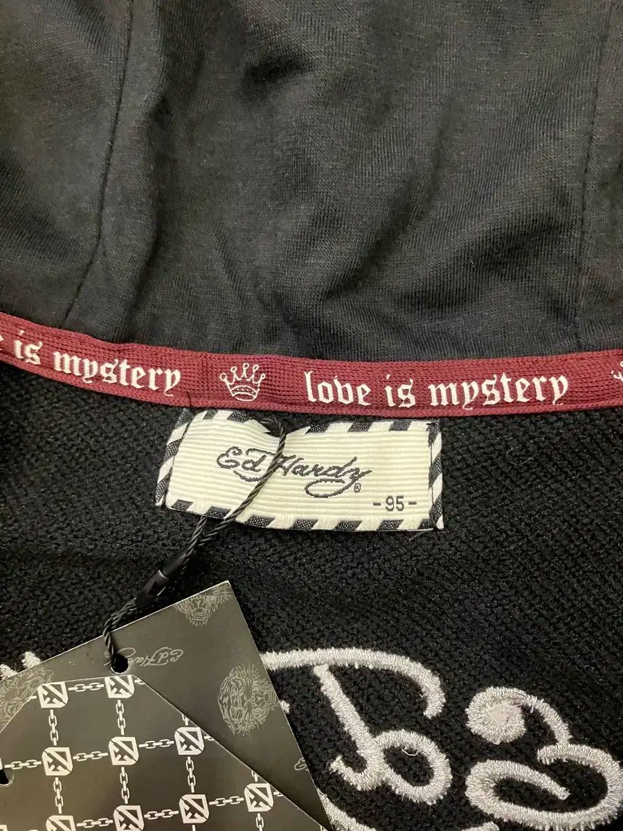 ハーディ フード付きジップアップ