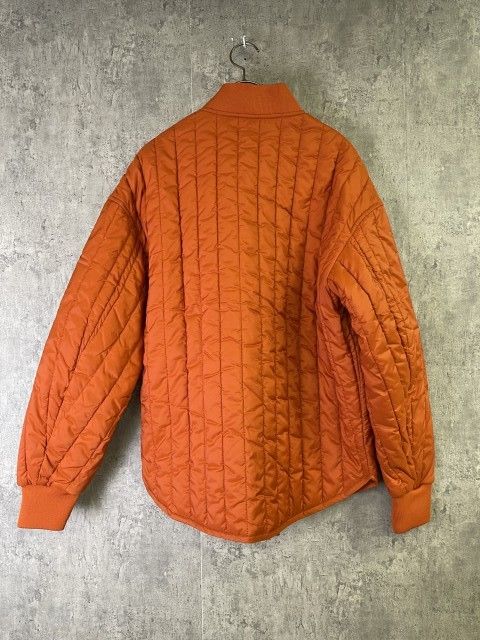 23AW ARMANI EXCHANGE ｱﾙﾏｰﾆｴｸｽﾁｪﾝｼﾞ BLOUSON JACKET ﾌﾞﾙｿﾞﾝ ｷﾙﾃｨﾝｸﾞ ｼﾞｬｹｯﾄ 中綿 ﾊﾟﾌｧｰ ﾎﾟﾘｴｽﾃﾙ ｵﾚﾝｼﾞ XS 33917304