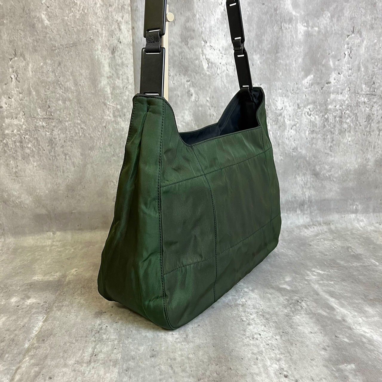 ✨良品✨ PRADA プラダ ワンショルダーバッグ トートバッグ 三角