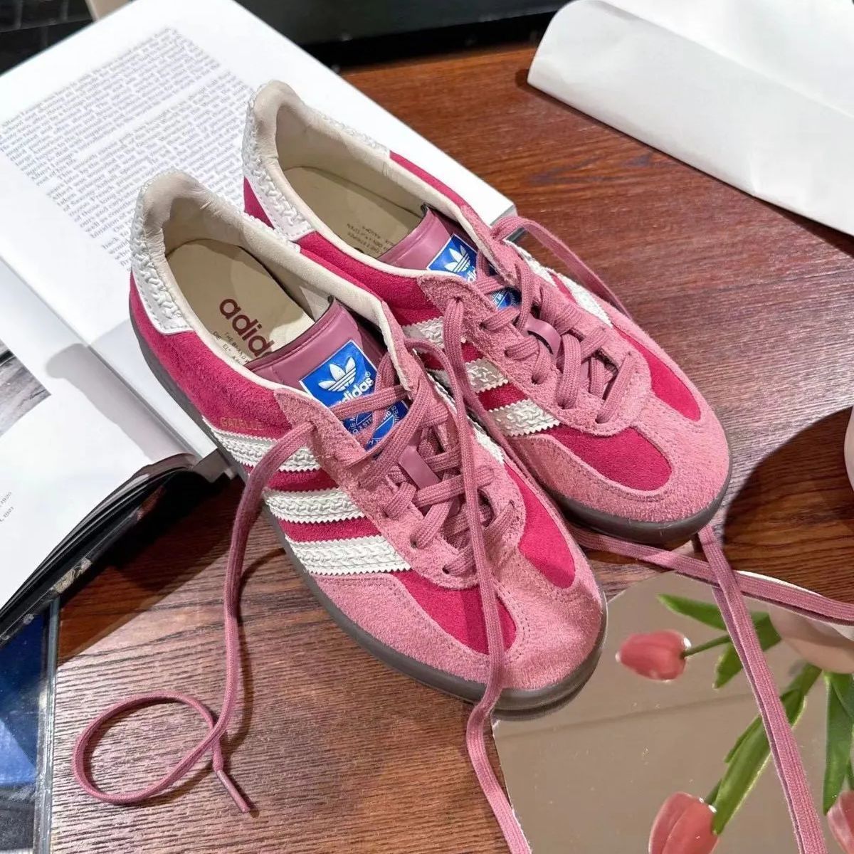 新品adidas gazelle indoor trainersアディダス男女運動靴