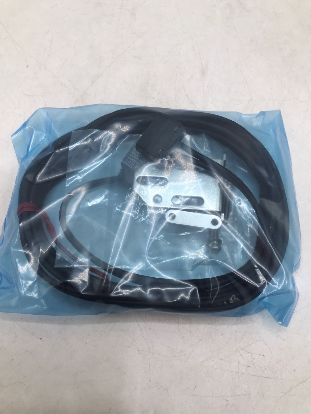 ♥ keyence|キーエンス センサヘッド 反射型 スポットタイプ 小スポット LV-NH37 IT0YN0671KDA エコツール岡崎岩津店 M02