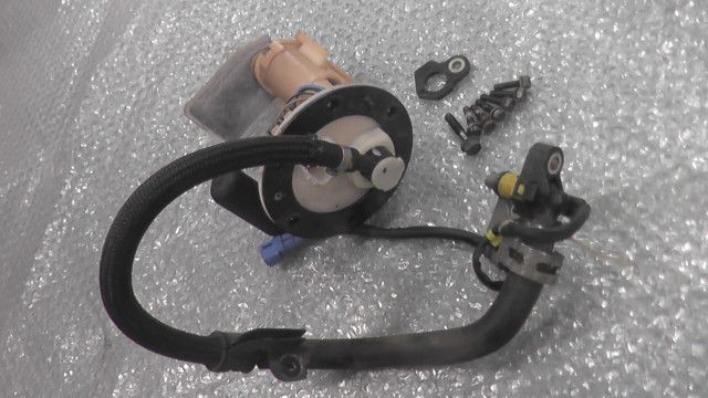 シグナス-X SR FI SE44J-303xxx の フューエルポンプ 1758077085