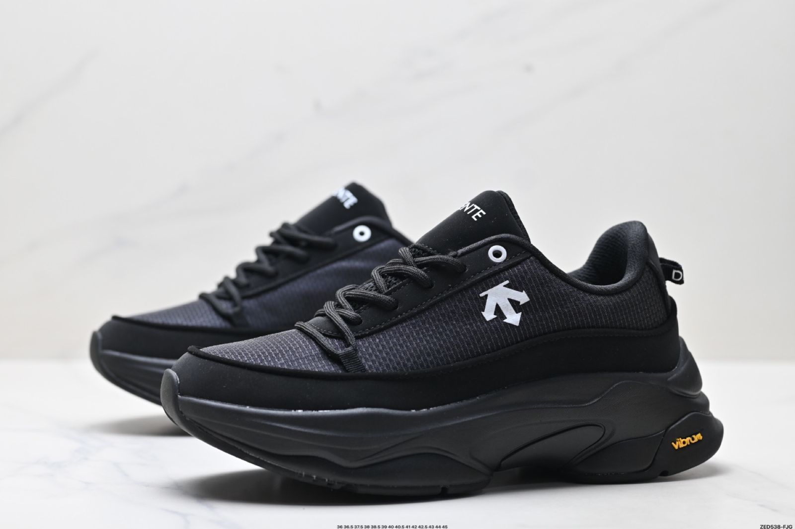 今日 DESCENTE Dualis 快適でマルチユース 滑りにくく耐磨耗 ローカットライフスタイルシューズ 在庫 価格