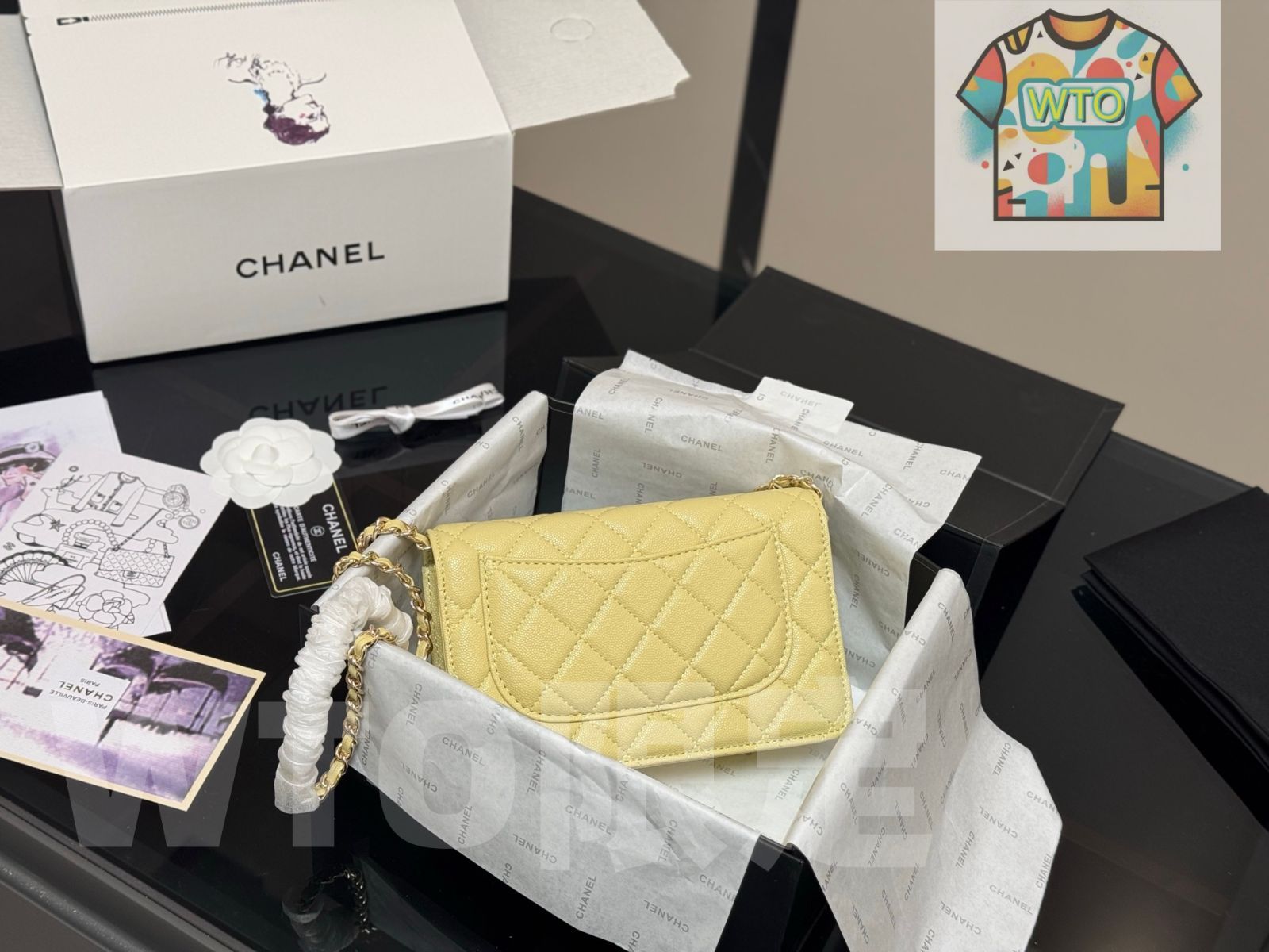 シャネル　下駄 Discover les Chanel pearl boots : le signe discret d'un