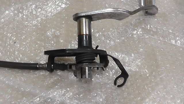 ブレーキペダル