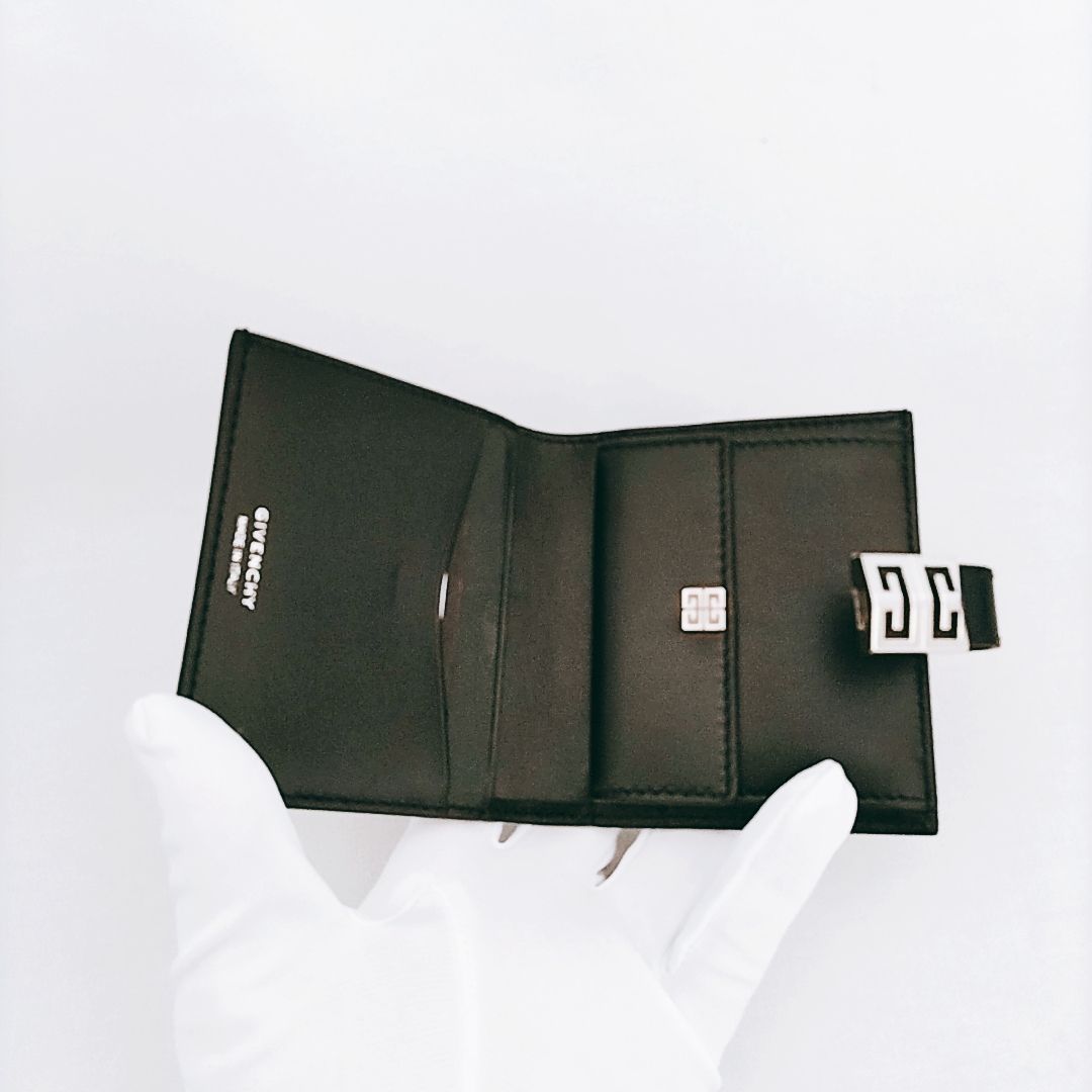【現行・未使用級】ジバンシー 4Gレザーボックスウォレット ブラック 付属品あり 新品未使用】GIVENCHY ボックスレザー スモール 4G 2つ折り財布
