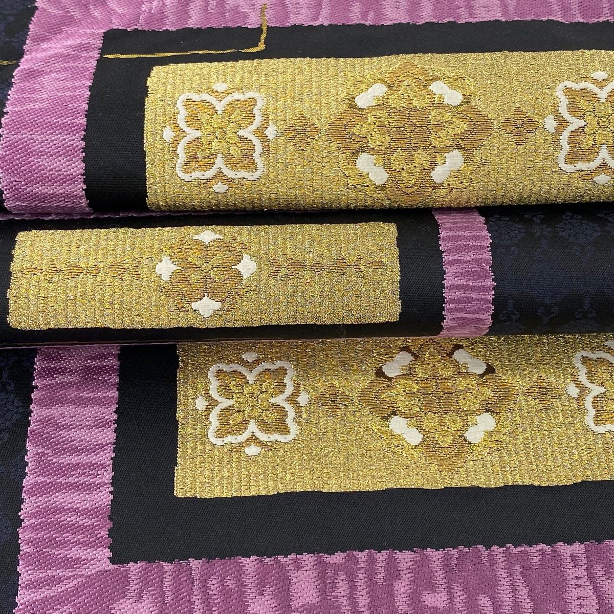 逸品 じゅらく帝王紫 唐織 装飾華文様の袋帯 正絹 金銀糸 ６通柄 西陣織物 袋帯 秀品 じゅらく 落款 じゅらく帝王紫 華文 箔 銀糸 クリーム 六通