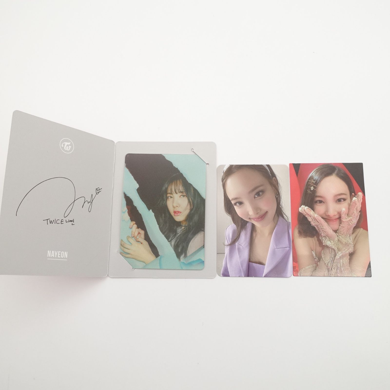 TWICE ナヨン Eyes wide open Formula of Love:O+T=<3 page two 台紙 