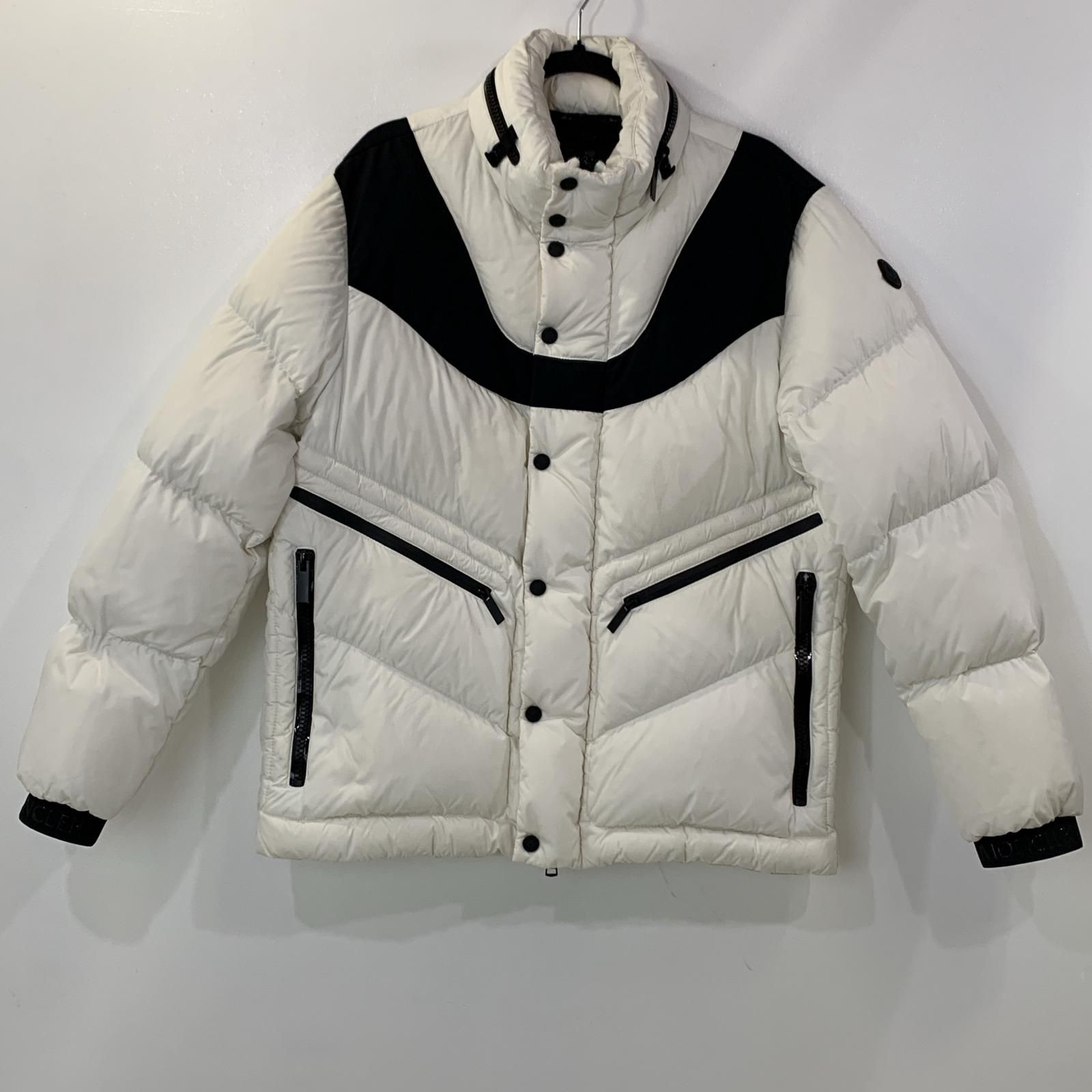 【MONCLER】 ダウンジャケット ホワイト MONCLER モンクレール MONTCLA JACKET モンクラー ダウン