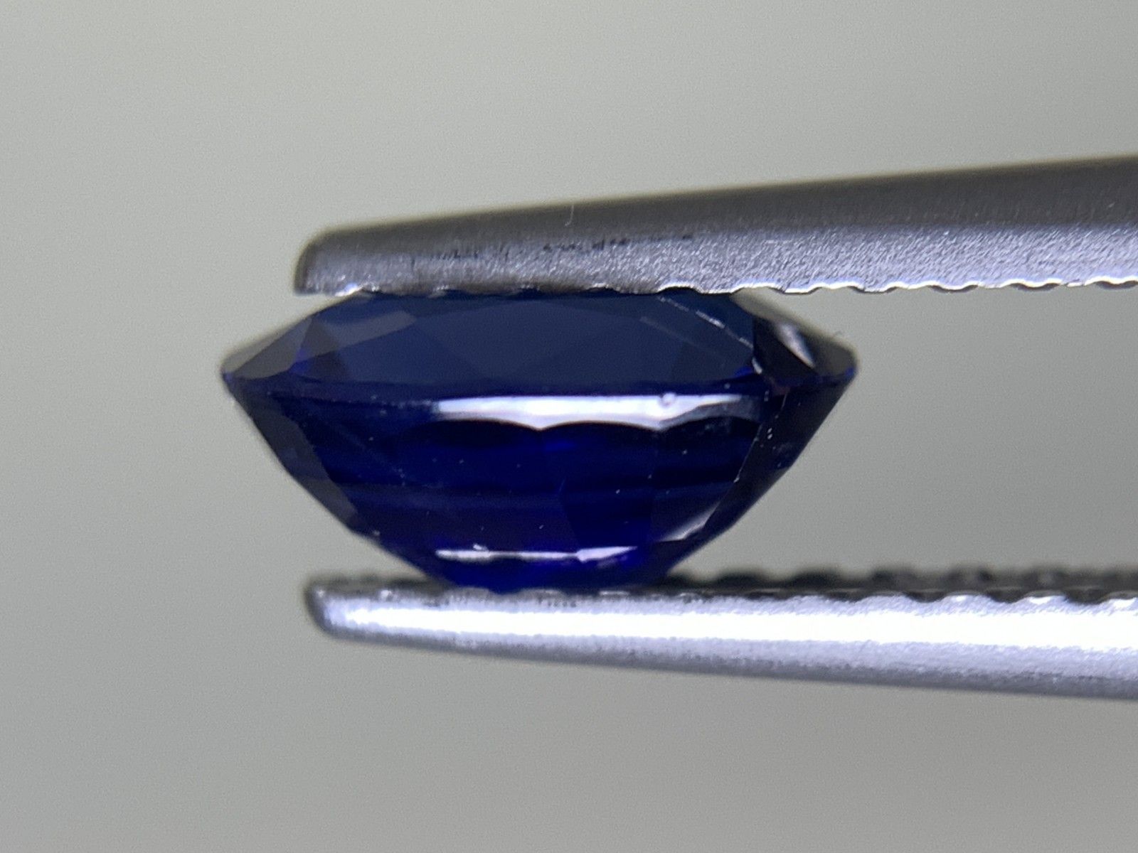 サファイア 1.083ct 宝石ソーティング付き 7.0㎜×4.9㎜×3.4㎜ 天然