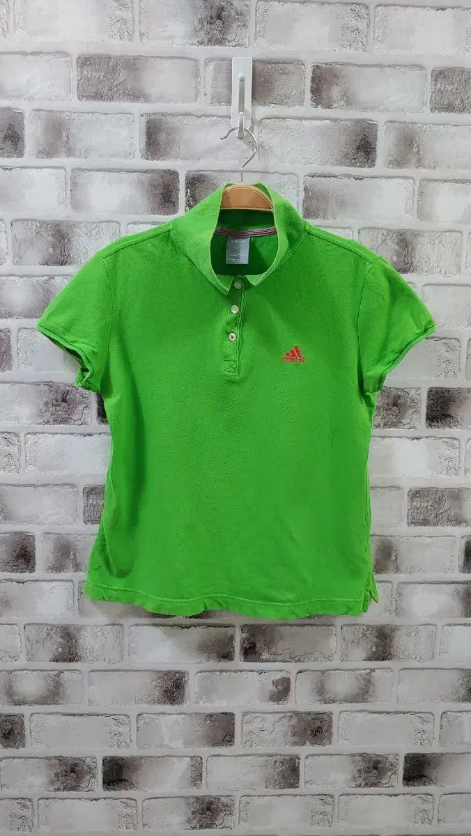 55 adidas アディダス Tシャツ a463