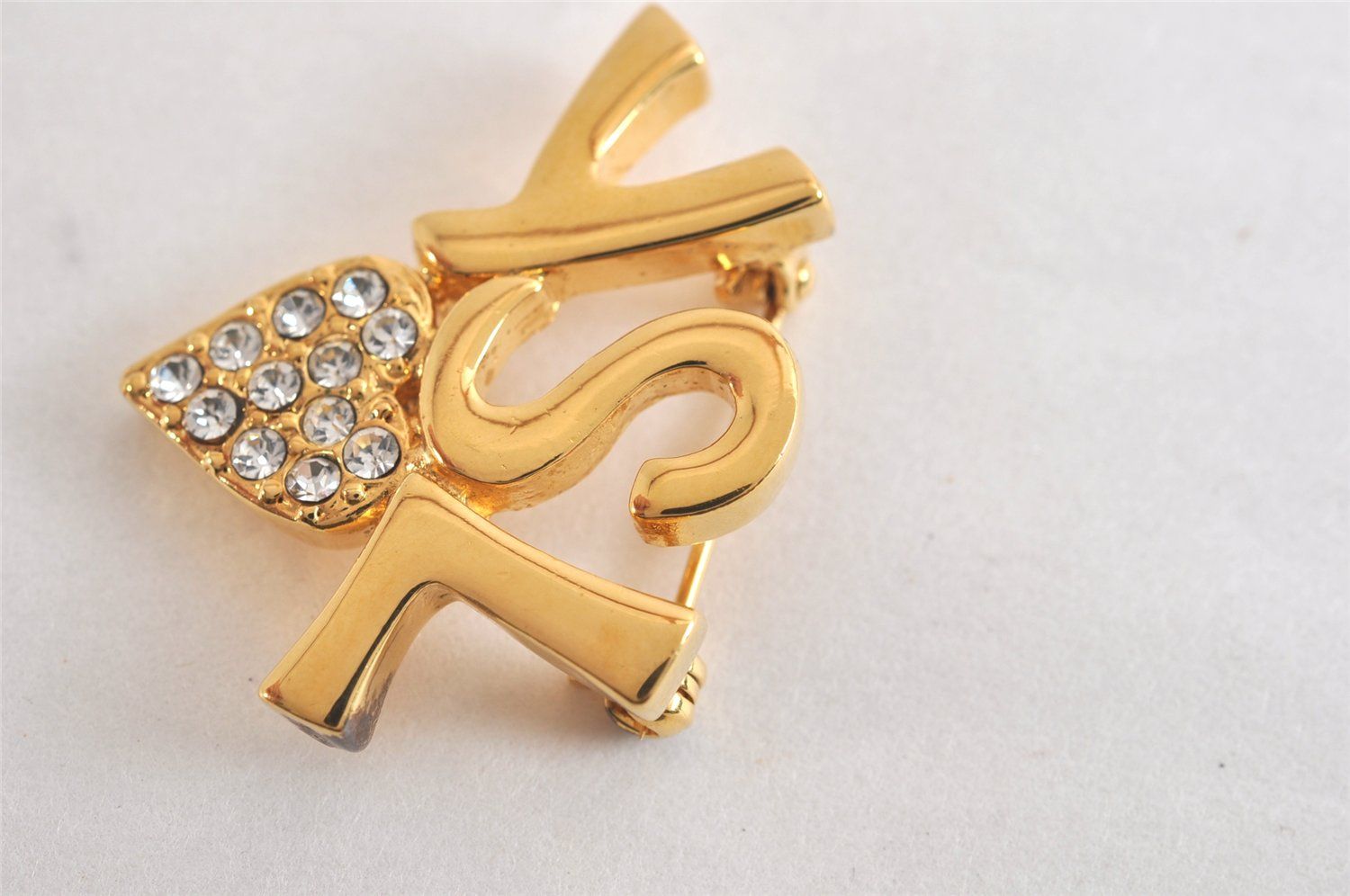 イヴサンローラン