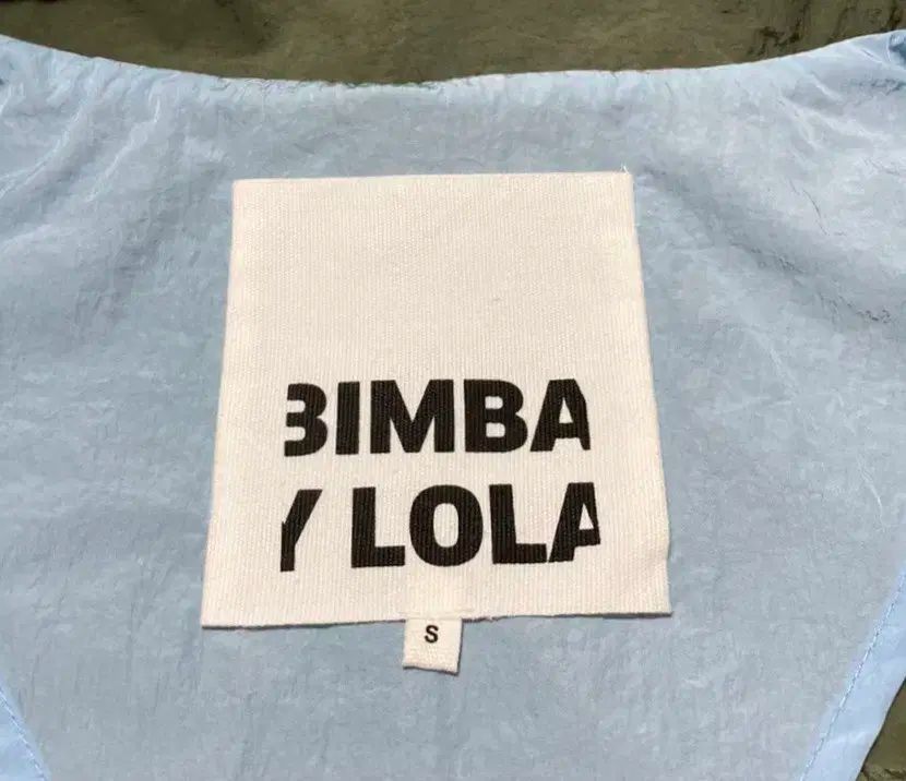 ビンバイローラ BIMBYLOLA