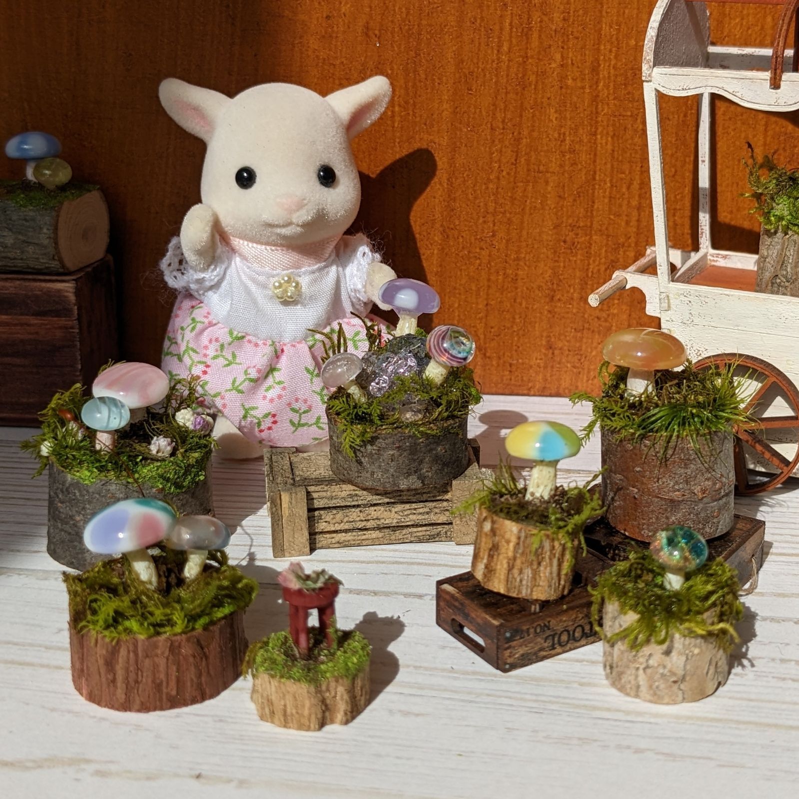 限定』ミニチュアの世界キノコのお家 怪しく