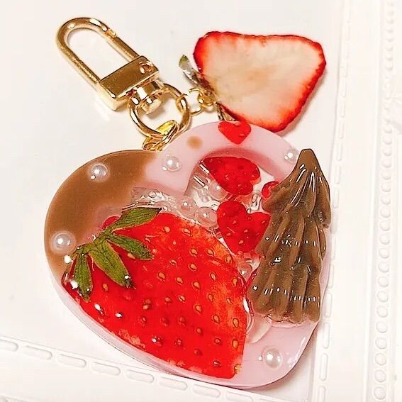 シャカシャカキーホルダー　贅沢いちごづくしドリンクシェーカー シャカシャカキーホルダー 贅沢いちごづくしドリンクシェーカー