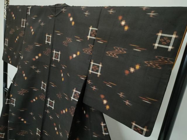 平和屋着物□極上 国指定重要無形文化財 本場久米島紬 手織 逸品