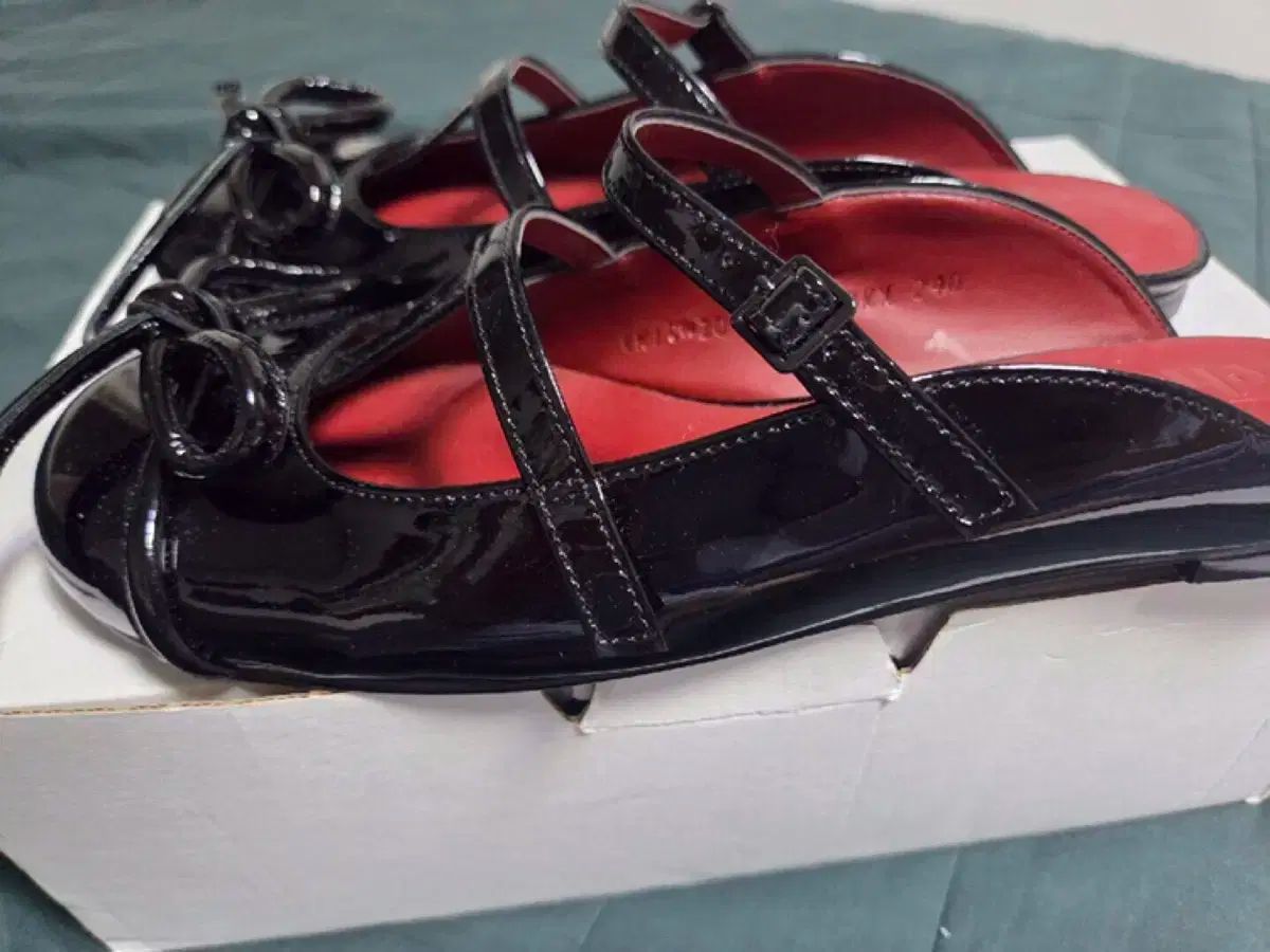 ラッキー シュエット リボン MARY JANE メリージェーン 240