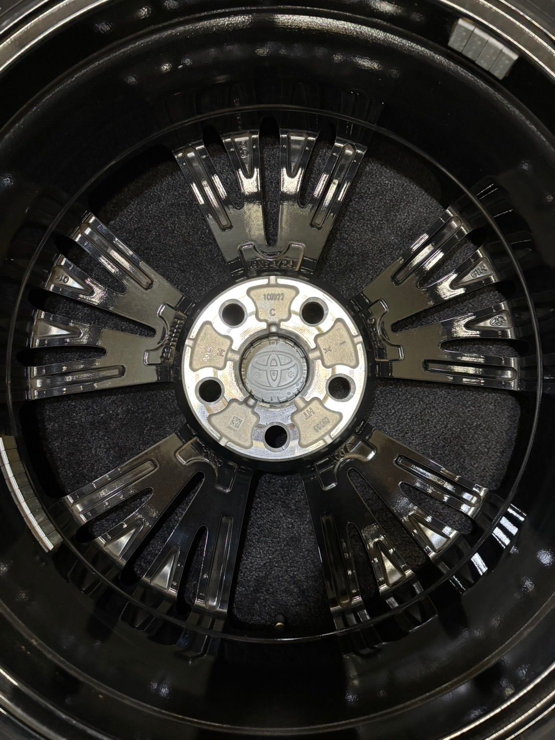 YOKOHAMA プリウス60純正　ブルーアースGT 195/50R19 2本 2023年製 新車外し品】ヨコハマ ブルーアースGT AE51J 195/50R19 4本