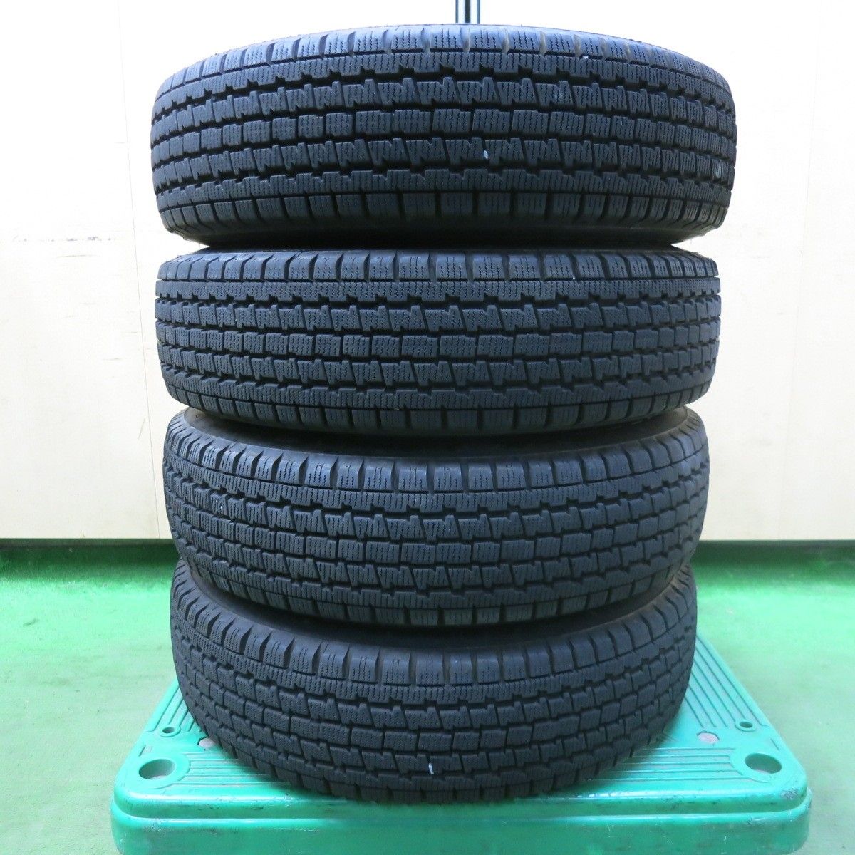 キレイ 21年 スタッドレス 145 80R12 80 78N ブリヂストン W300 スチール ホイール 12インチ PCD100 4H 5091802SKス TRITUETUBI_COM