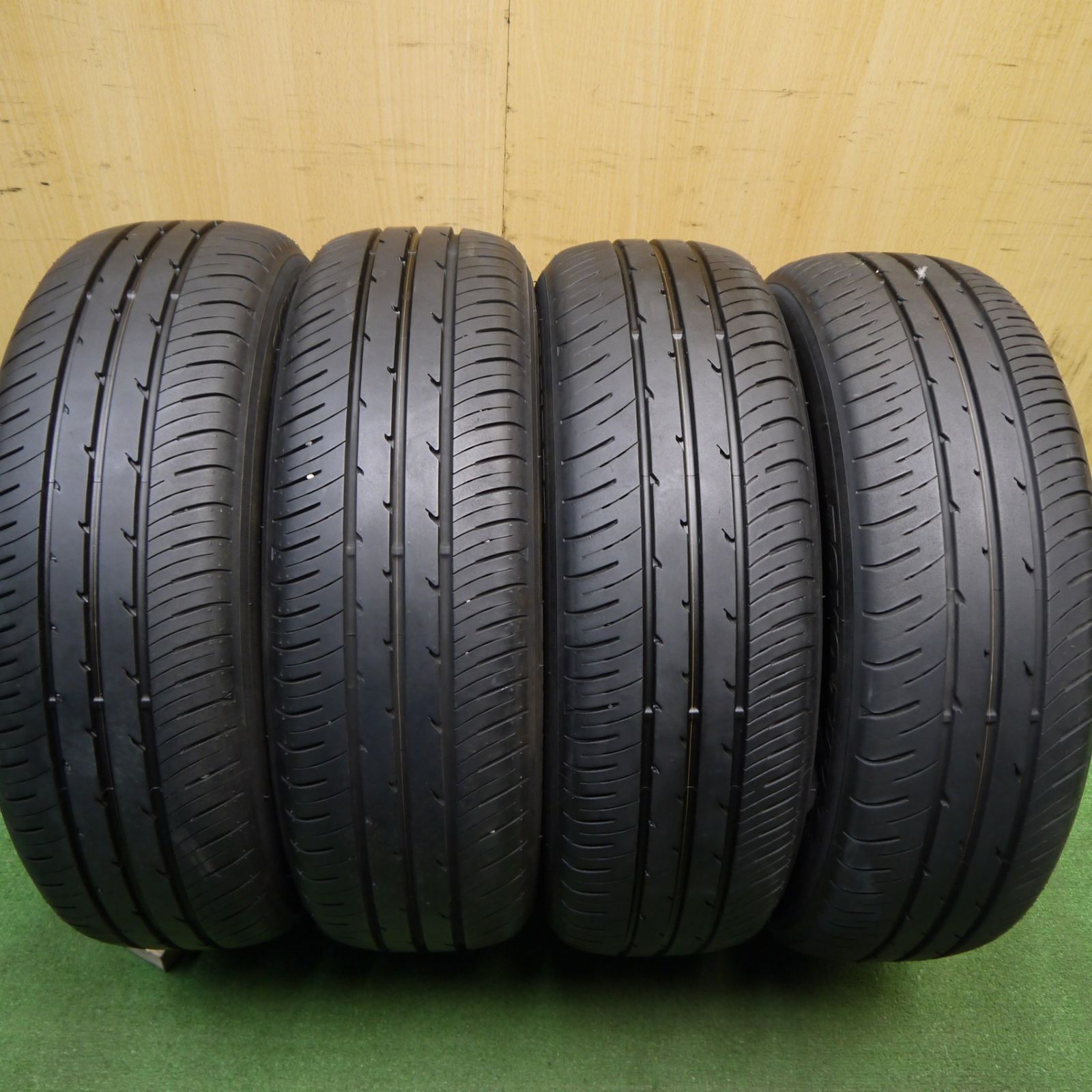 185 65 R15 トーヨー　ナノエナジーJ67 ノーマルタイヤ　シエンタ　フリード 185 65 R15 トーヨー ナノエナジーJ67 ノーマルタイヤ シエンタ フリード