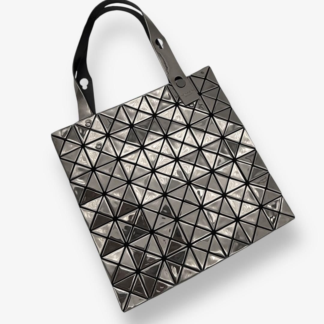 BAOBAO ISSEY MIYAKE トートバッグ 幾何学模様　超美品 美品】BAOBAO イッセイミヤケ トートバッグ 幾何学模様 シルバー